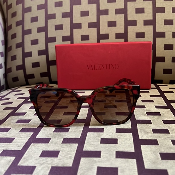 Valentino Garavani rock studded Sunglasses VA4111 519413 NEW - Picture 7 of 7